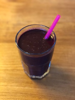 Beeren-Grünkohl-Smoothie LCHF ketogen glutenfrei