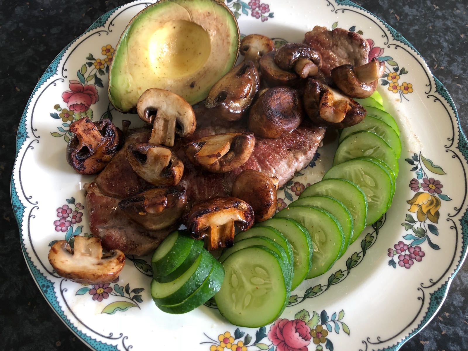 Steak mit Pilzen und Gemüse LCHF ketogen glutenfrei